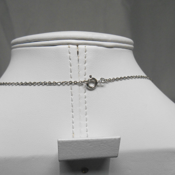 Silver tone w/clear gems cross crucifix necklace - Picture 4 of 5